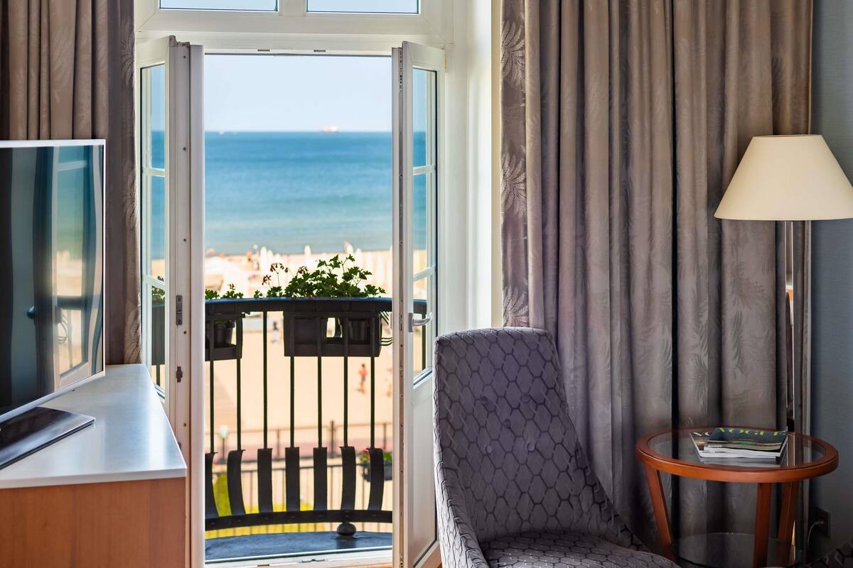 Superior Room, 1 Double Bed, Balcony, Sea Side