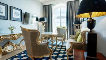 1 dormitorio, ropa de cama de alta calidad, minibar y caja fuerte