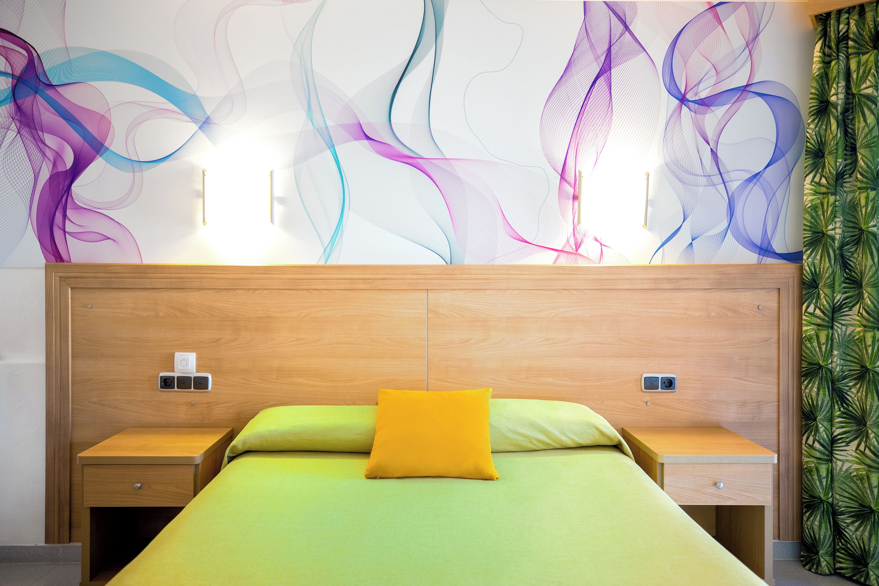 in-room safe, desk, free wifi, bed sheets