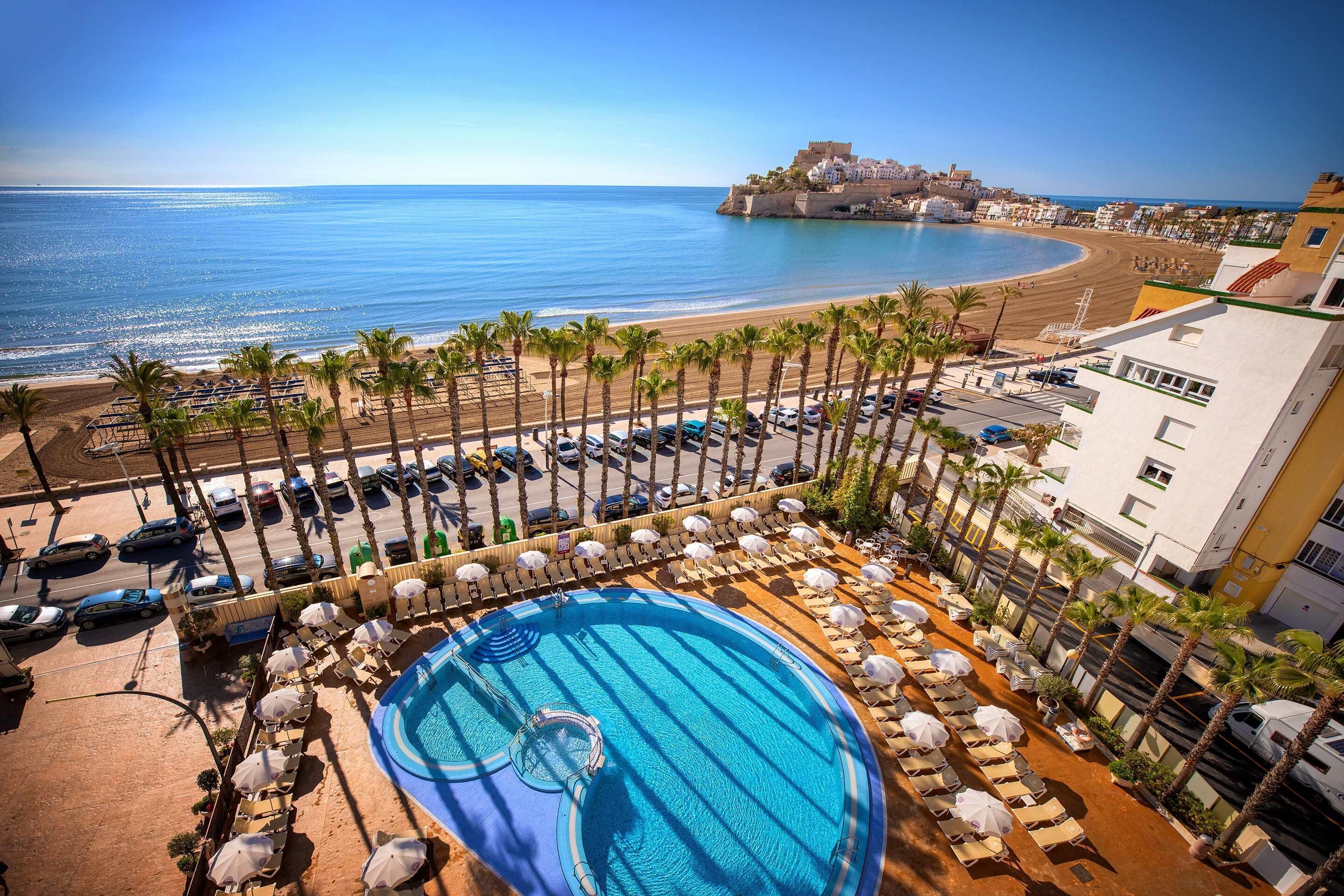 حمّام سباحة خارجي، مقاعد للتشمس