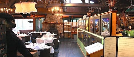 Breakfast, lunch and dinner served