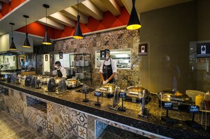 Daily buffet breakfast for a fee