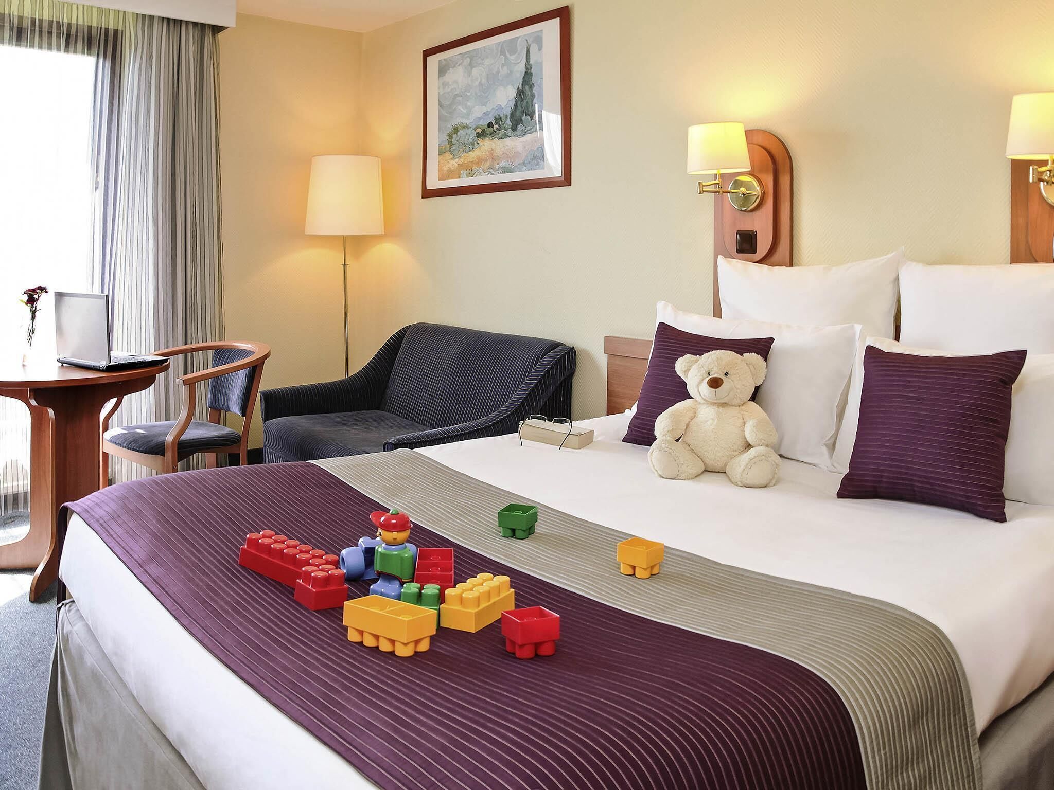 Bureau, rideaux occultants, chambres insonorisées, Wi-Fi gratuit