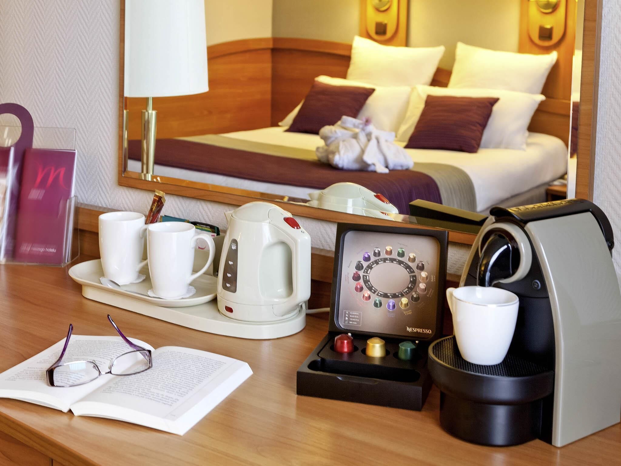 Kamar Superior, 1 Tempat Tidur Queen dengan tempat tidur Sofa | Meja kerja, tirai kedap cahaya, kedap suara, dan Wi-Fi gratis