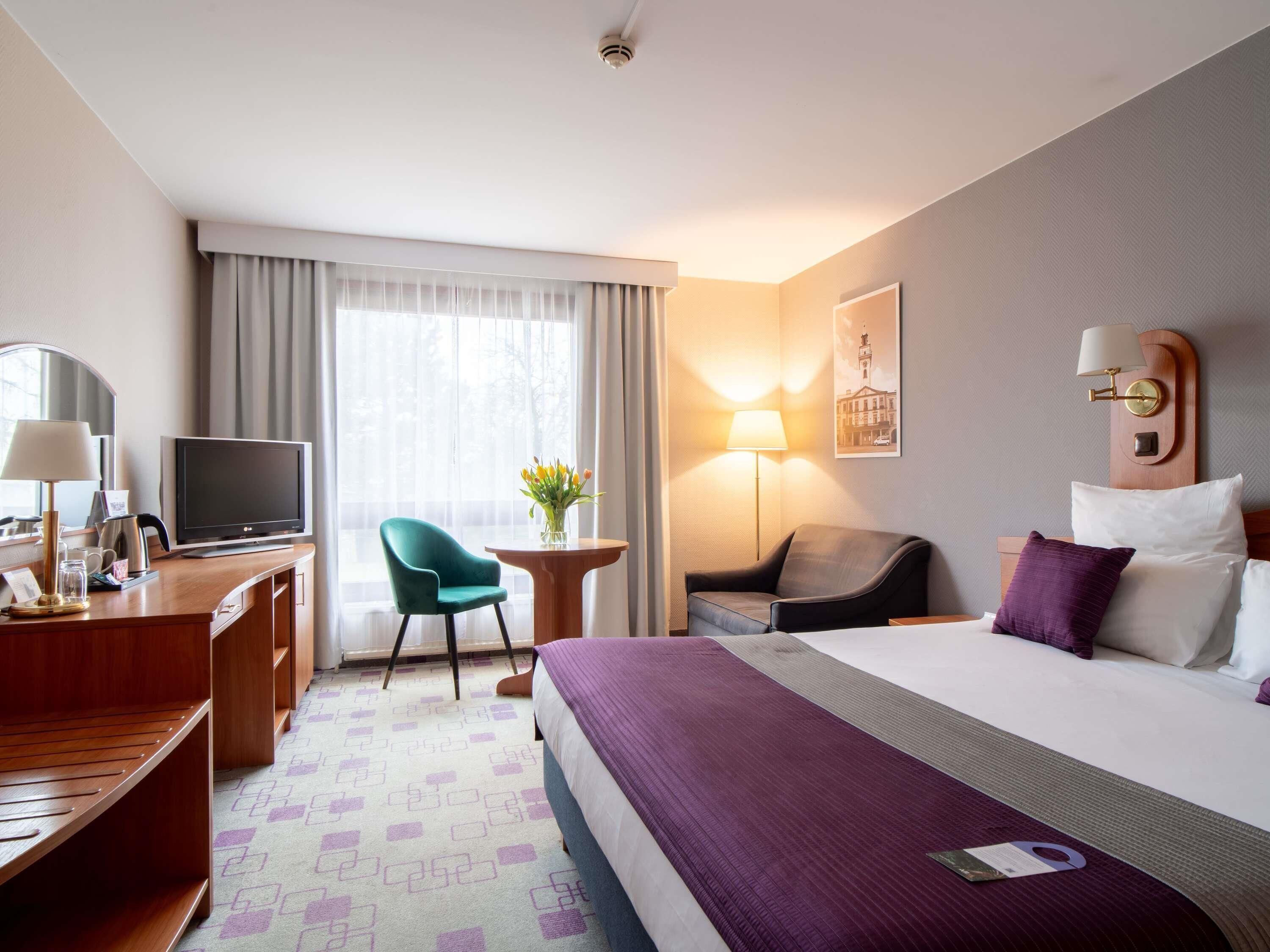 Standard Room, 1 Queen Bed with Sofa bed | Desk, blackout drapes, soundproofing, free WiFi