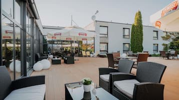 Breakfast, lunch, dinner served; Polish cuisine