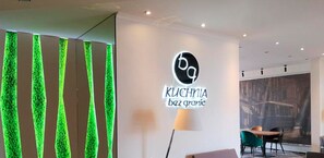 Se sirven desayunos, comidas, cenas y cocina polaca