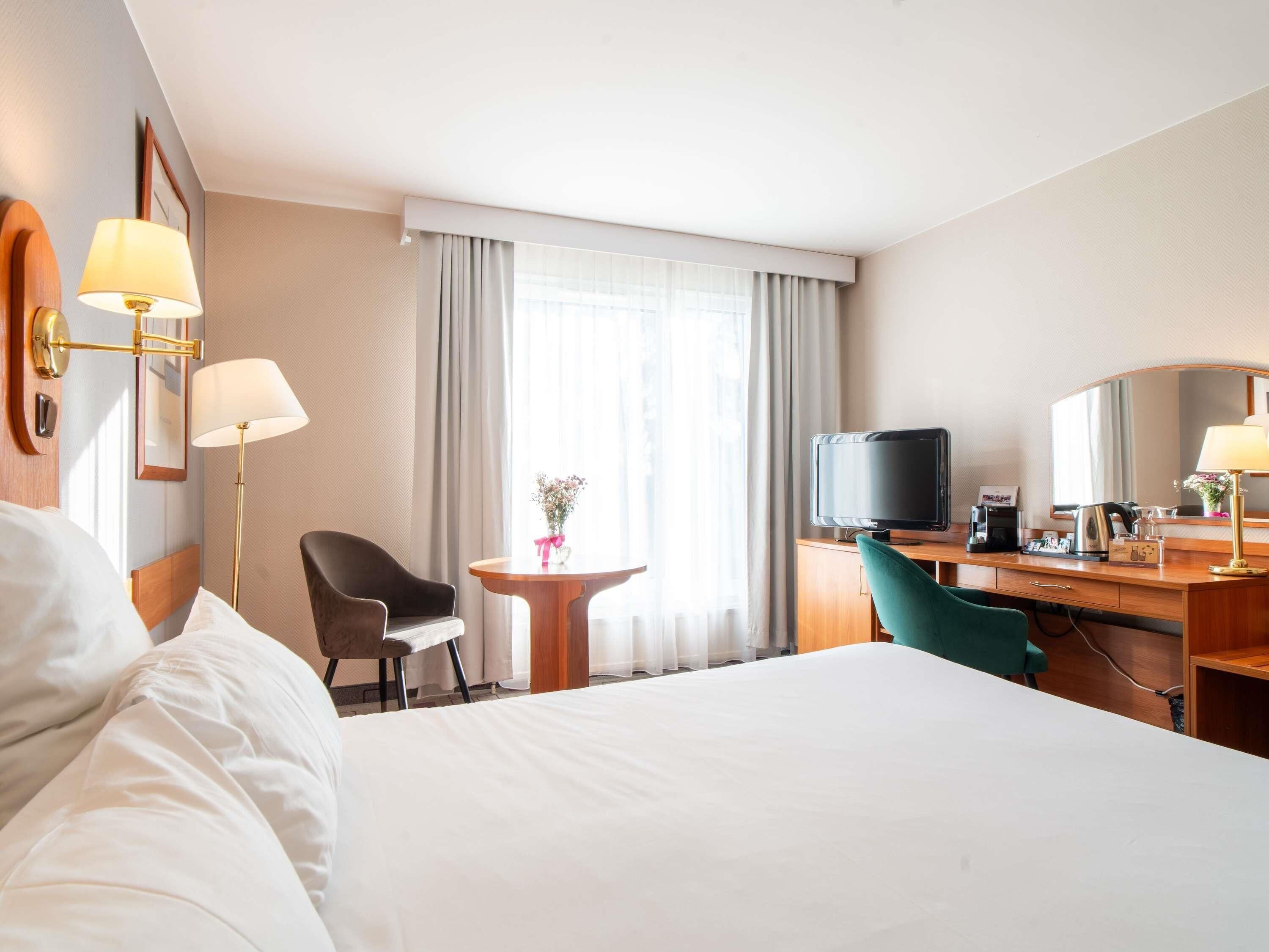 Standard Room, 1 Queen Bed with Sofa bed