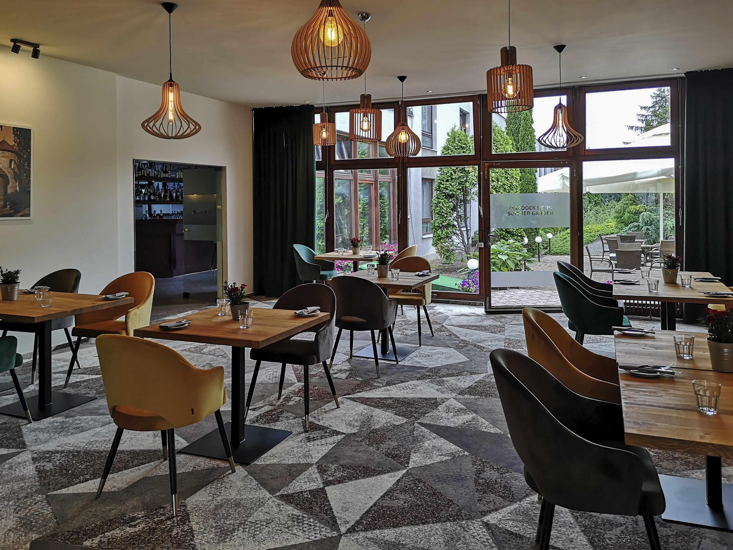 Se sirven desayunos, almuerzos, cenas y cocina polaca 