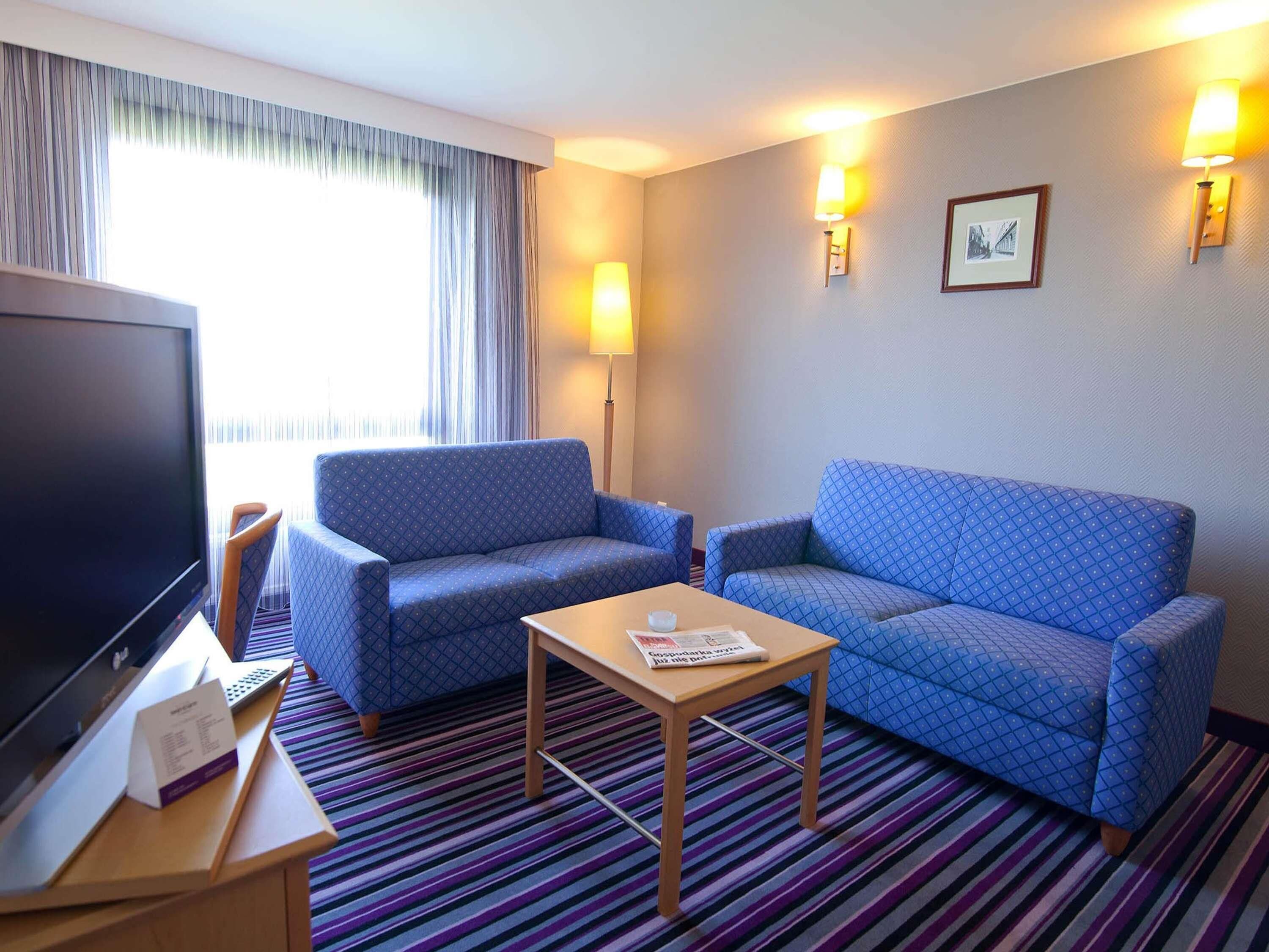 Bureau, rideaux occultants, chambres insonorisées, Wi-Fi gratuit