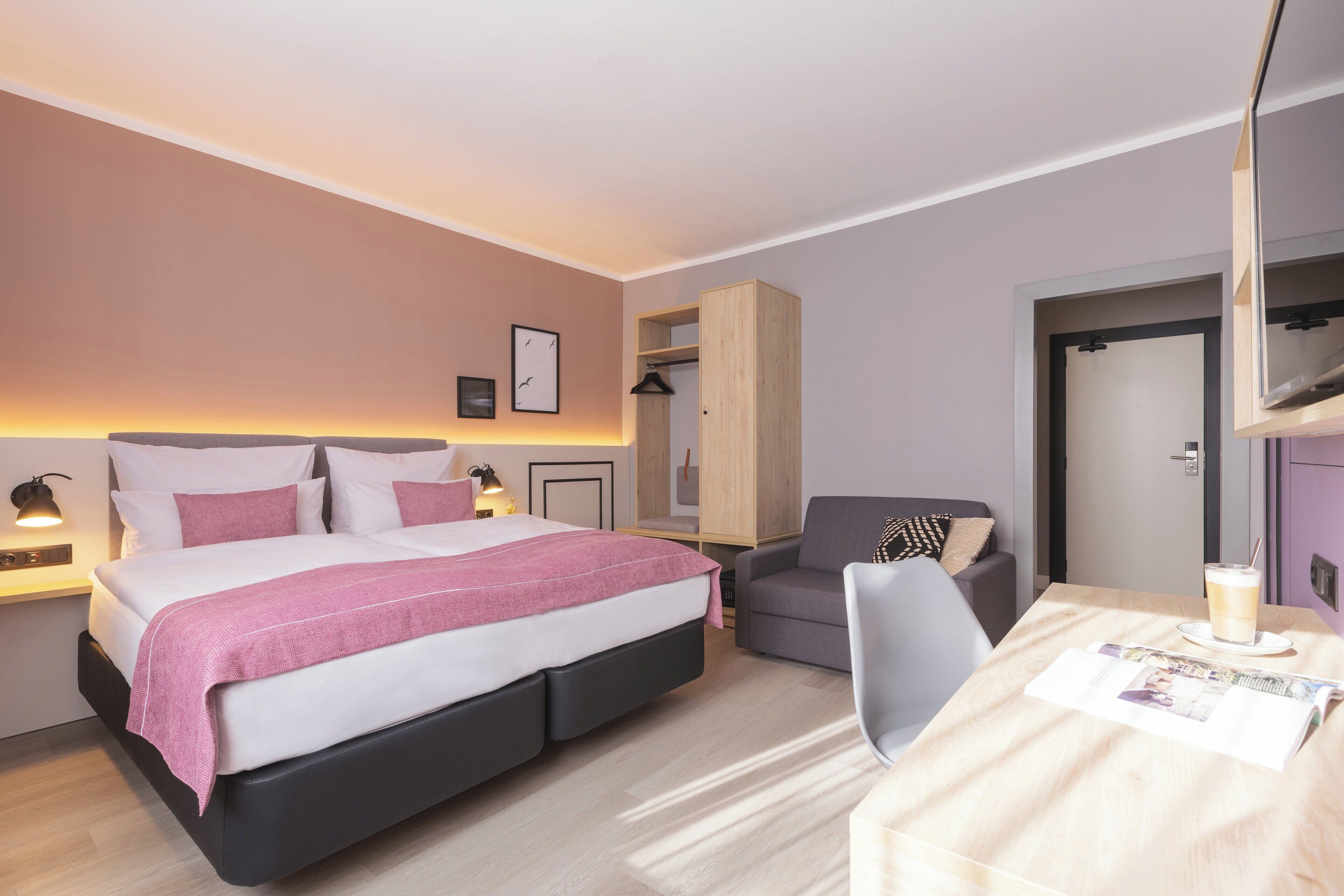 In-room safe, desk, free WiFi, alarm clocks