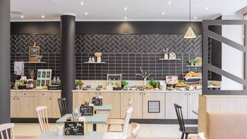 Daily buffet breakfast (EUR 17.00 per person)