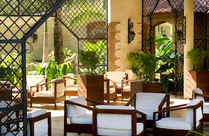 4 bars/lounges, poolside bar, beach bar