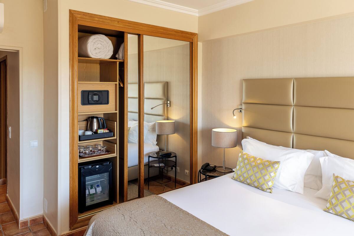 Minibar, in-room safe, desk, blackout drapes
