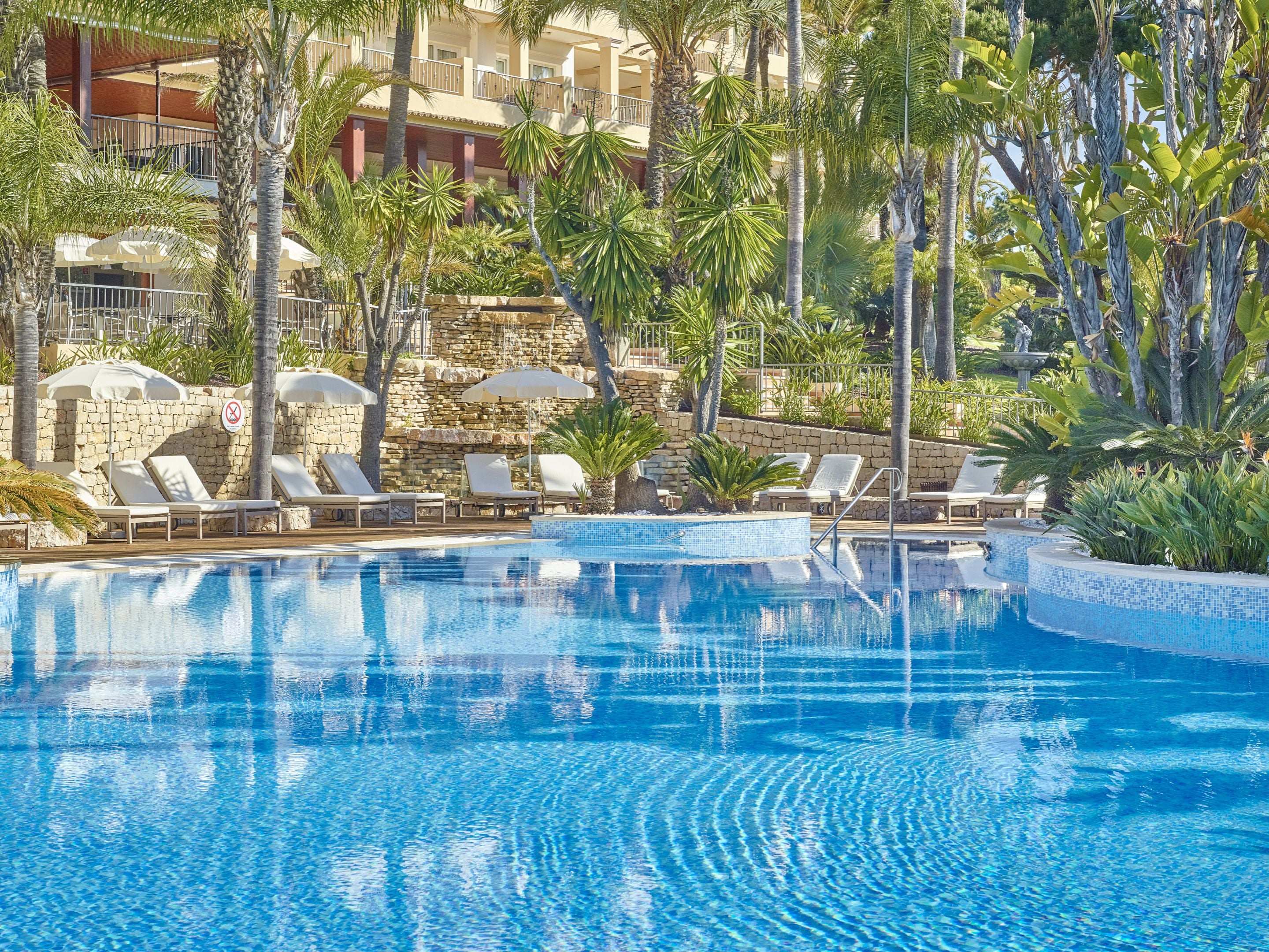 indoor pool, 2 outdoor pools, pool loungers