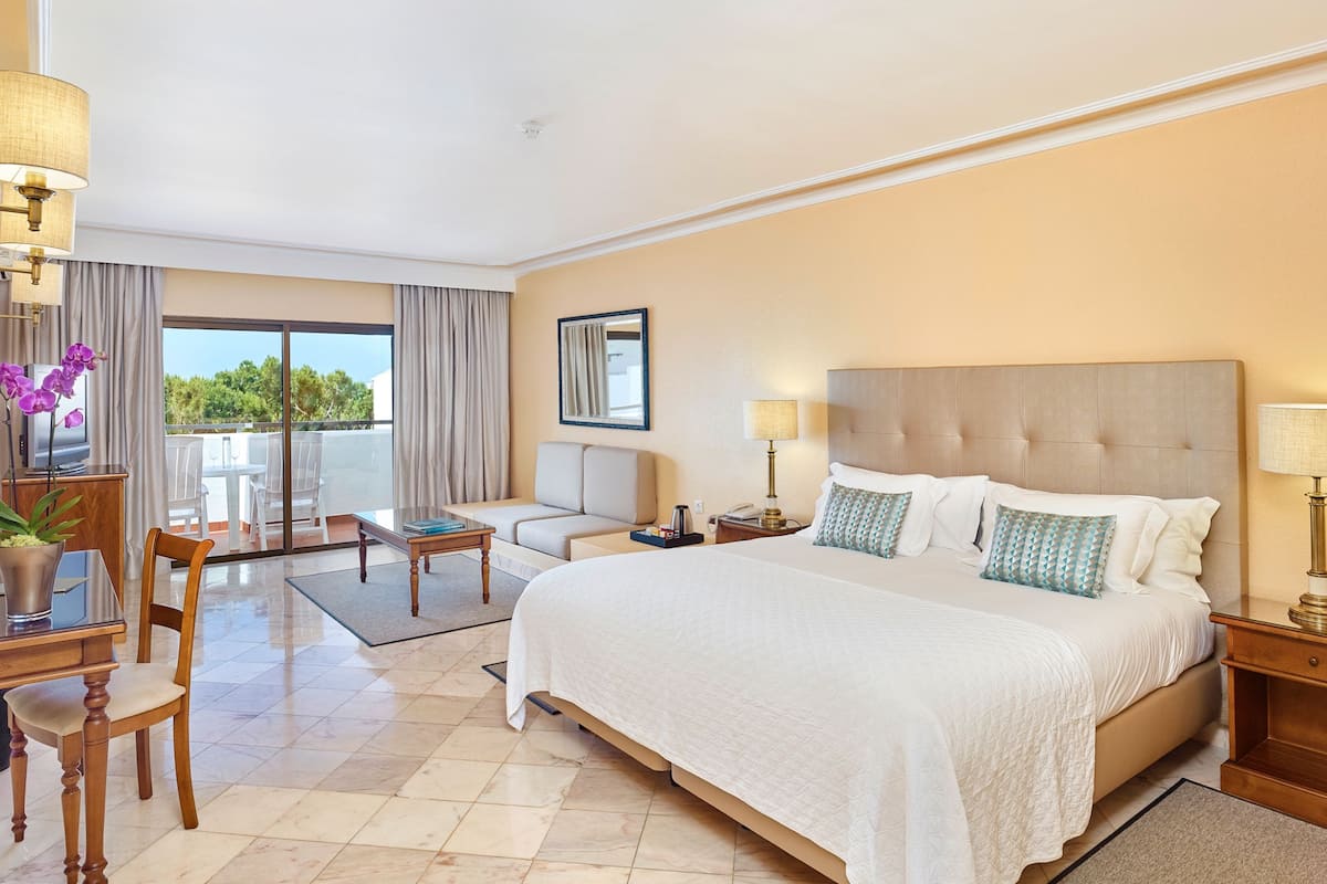 suite | 1 bedroom, minibar, in-room safe, desk