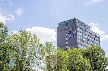 Campus Tower Suite Hotel