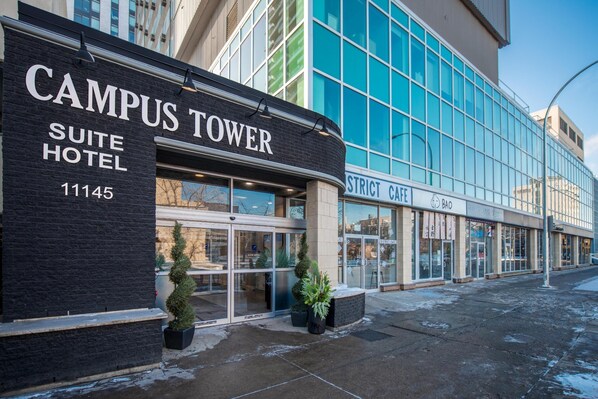 Exterior - Campus Tower Suite Hotel (Edmonton)