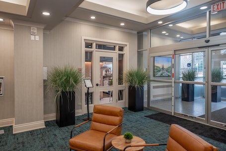 Lobby. Campus Tower Suite Hotel