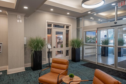 Campus Tower Suite Hotel