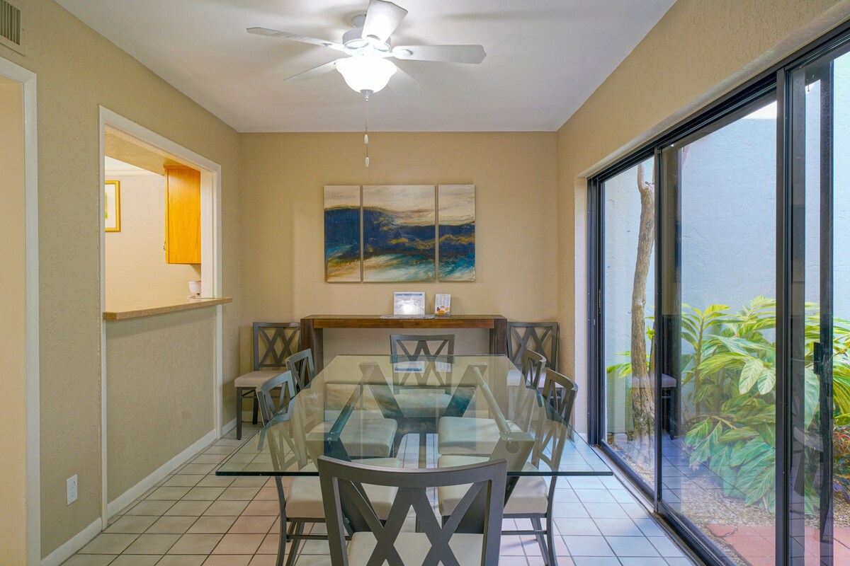 3 bedroom 3 bath townhome | Dining room