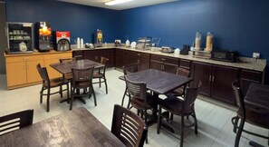 Free daily continental breakfast - Americas Best Value Inn & Suites Ada (Ada)