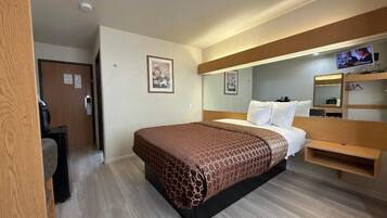 Desk, iron/ironing board, free WiFi, bed sheets