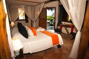 Bungalow, 1 King-Bett, Meerblick (Adults Only) | Bettwäsche, Wecker