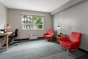 Room, 1 Queen Bed, Non Smoking | Desk, blackout drapes, iron/ironing board, free WiFi - Super 8 by Wyndham Sault Ste Marie On (Sault Ste. Marie)