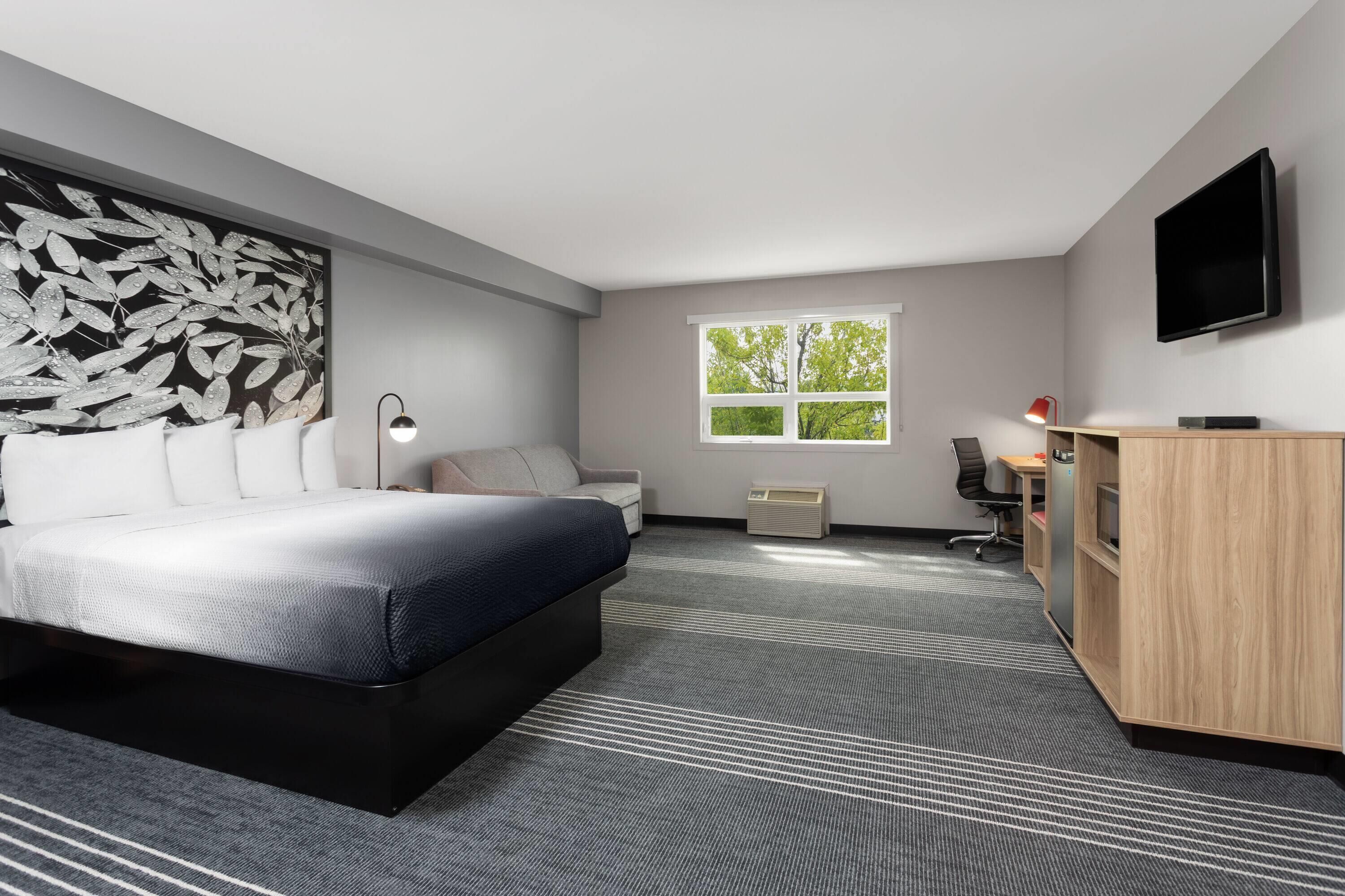 Deluxe Room, 1 Queen Bed with Sofa bed, Non Smoking