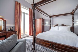 Room, 1 Double Bed, Non Smoking (Upgraded) | Pillowtop beds, desk, laptop workspace, iron/ironing board