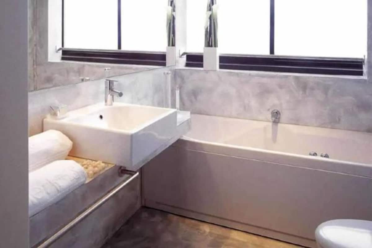 Bathroom | Free toiletries, hair dryer, bidet, towels