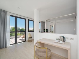 Superior Double Room, 1 Queen Bed | Interior