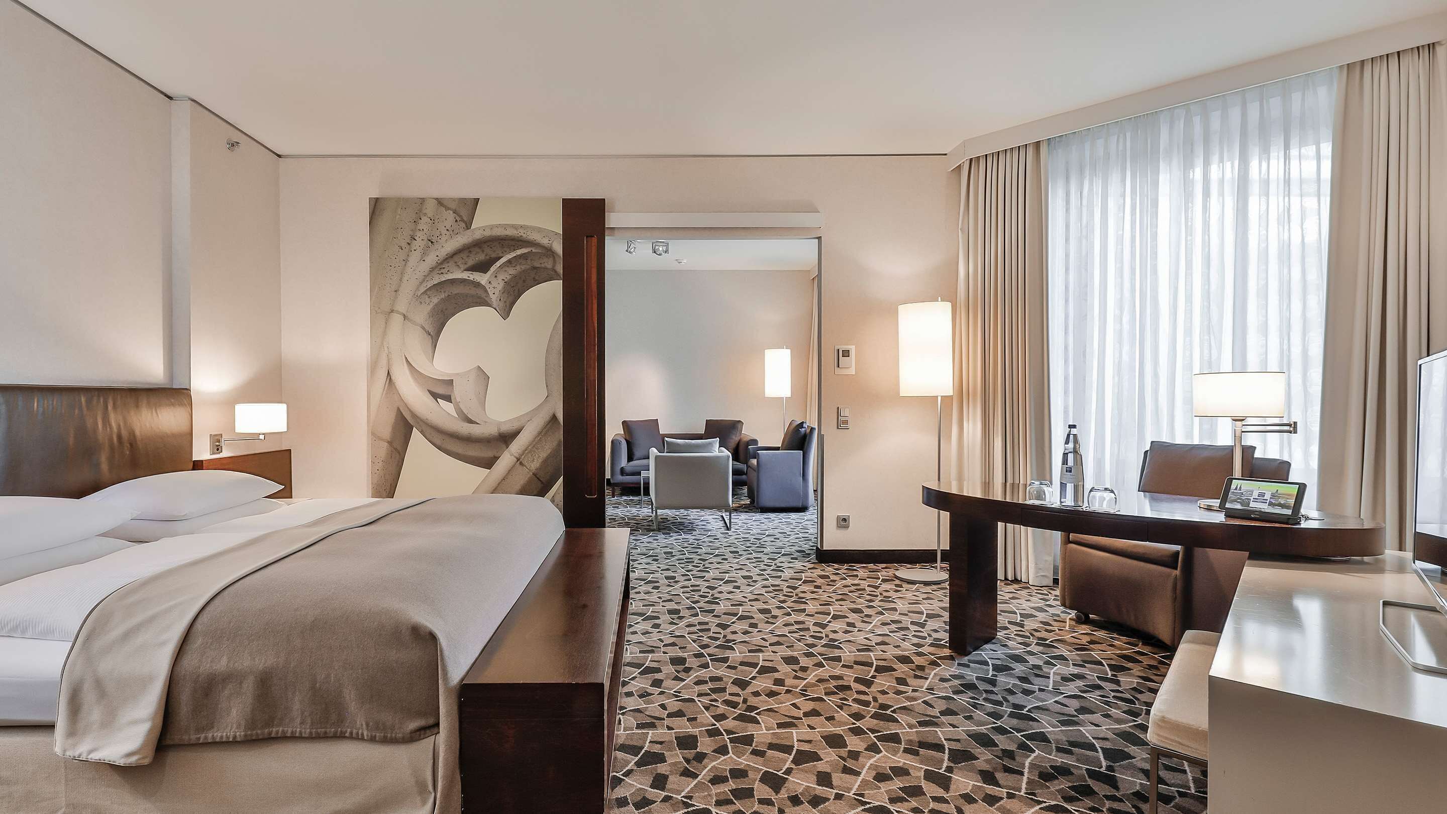 Hypo-allergenic bedding, in-room safe, desk, laptop workspace