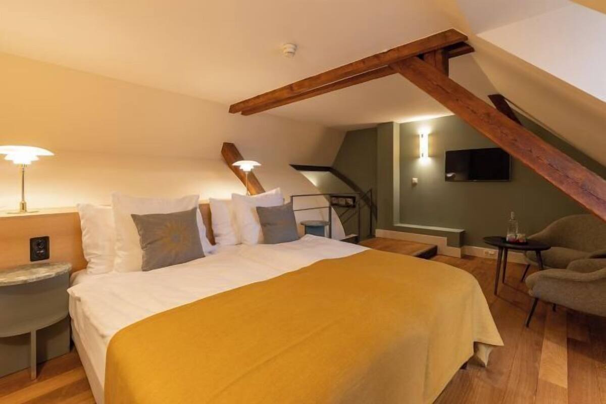Down duvets, minibar, in-room safe, desk