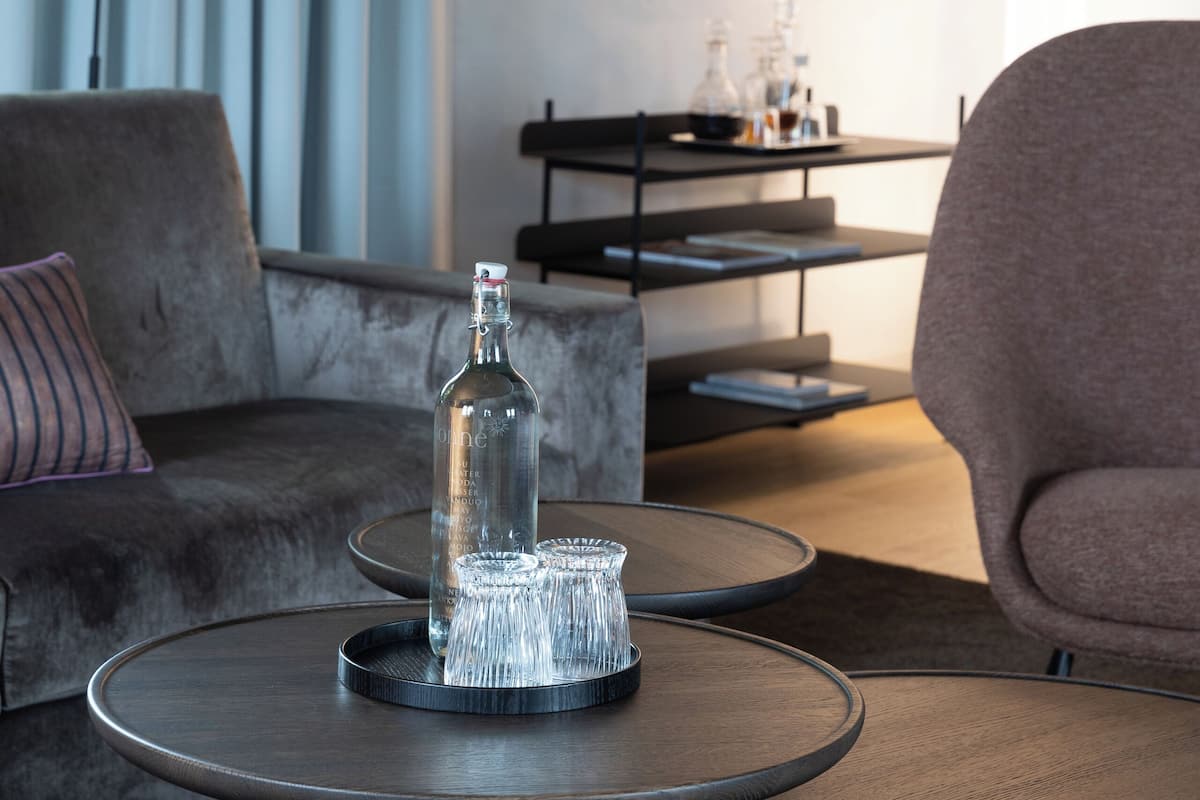 junior suite | down duvets, minibar, in-room safe, desk