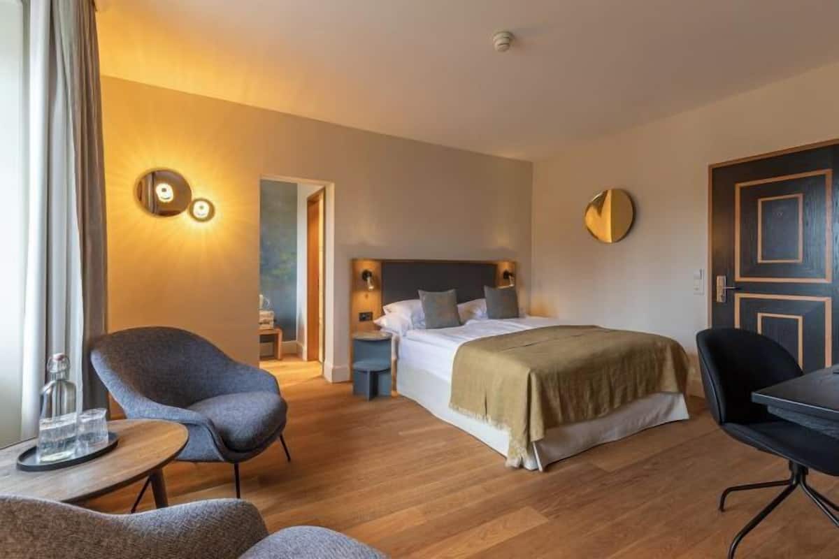 Couette en duvet d'oie, minibar, coffres-forts dans les chambres, bureau