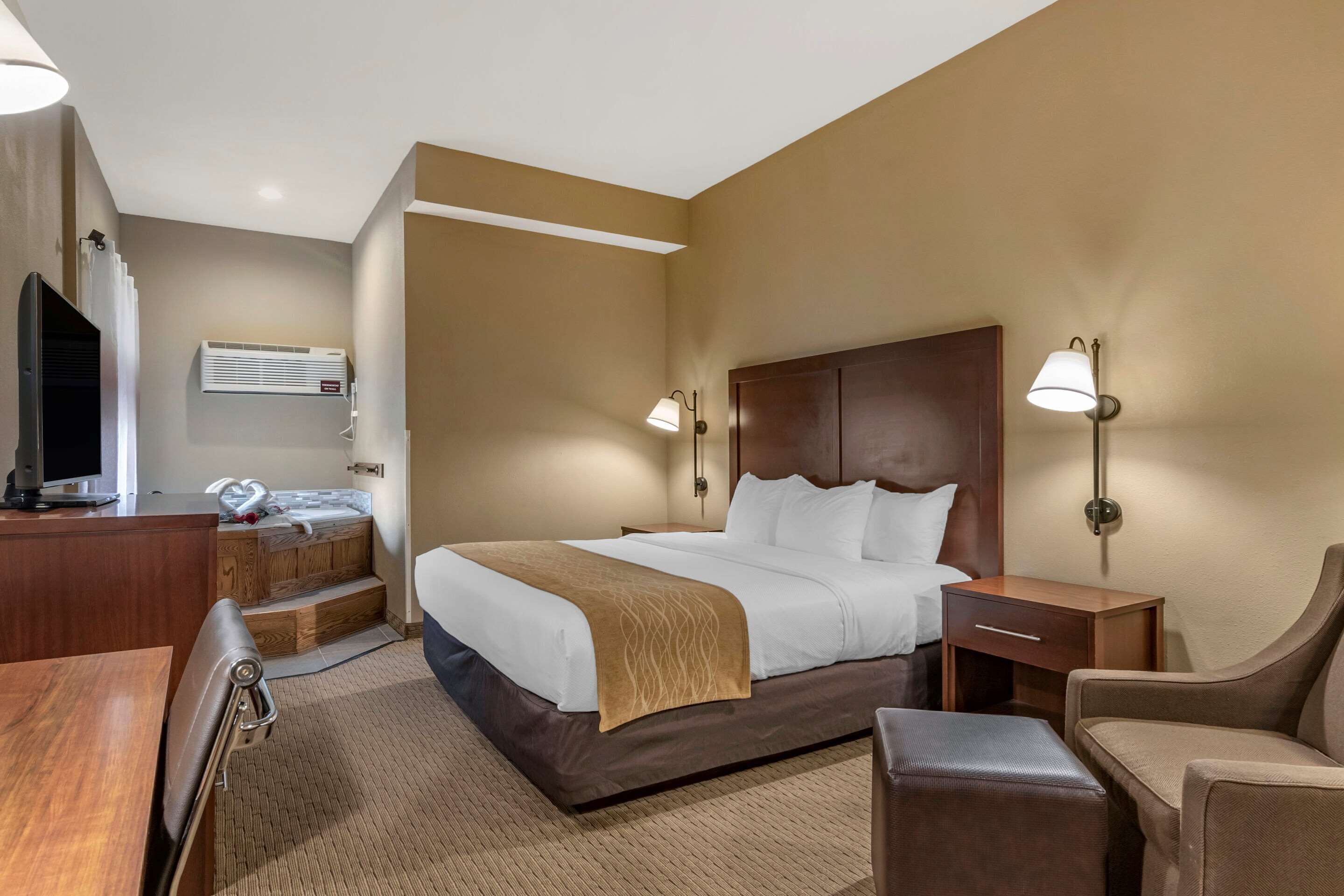 Premium bedding, iron/ironing board, free cribs/infant beds, free WiFi