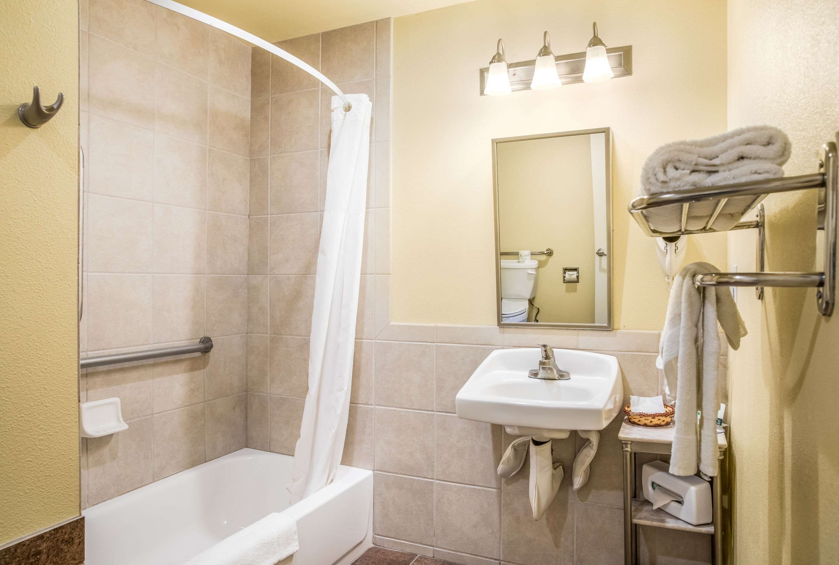 Photo - Quality Inn Santa Barbara