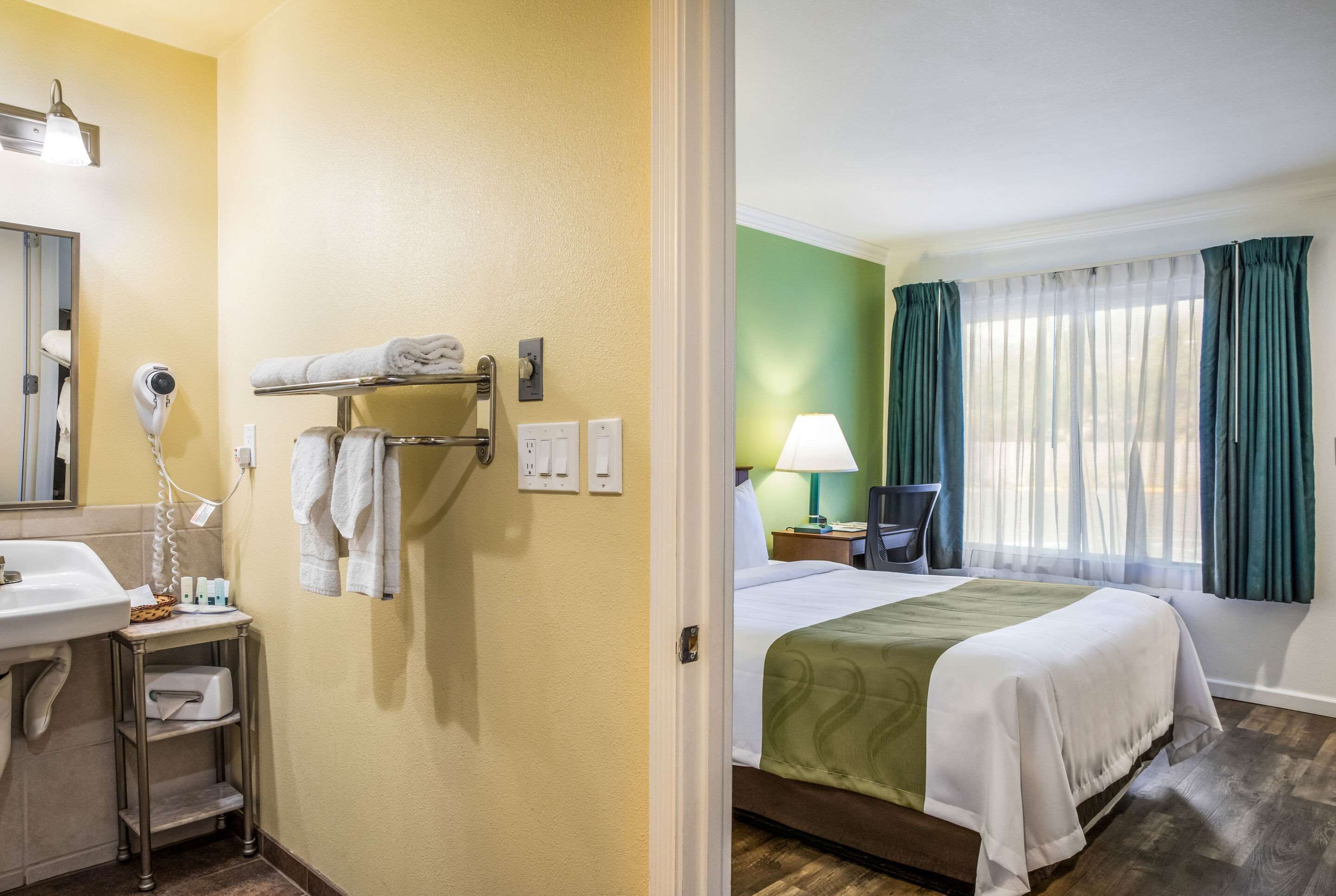 Photo - Quality Inn Santa Barbara