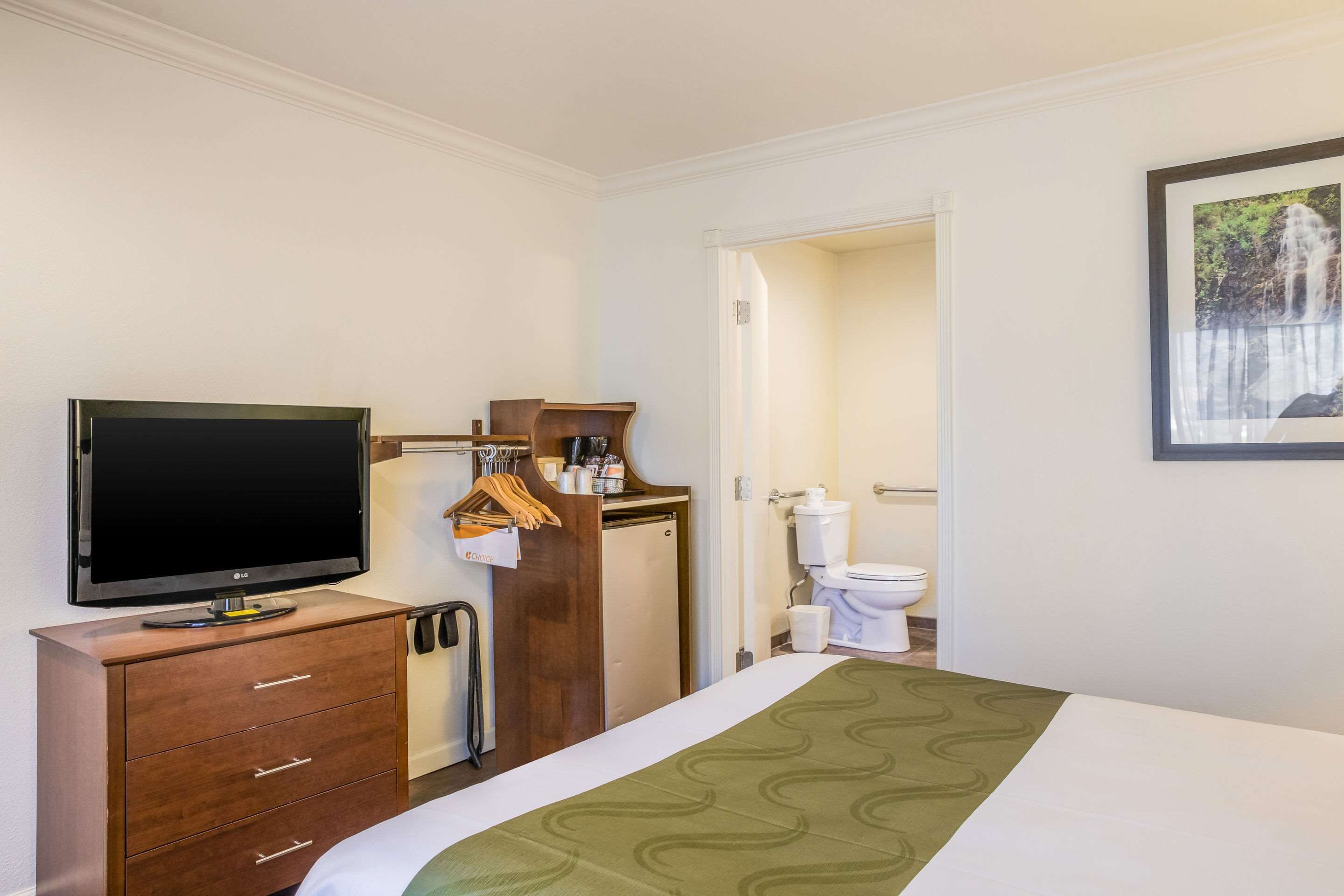 Photo - Quality Inn Santa Barbara