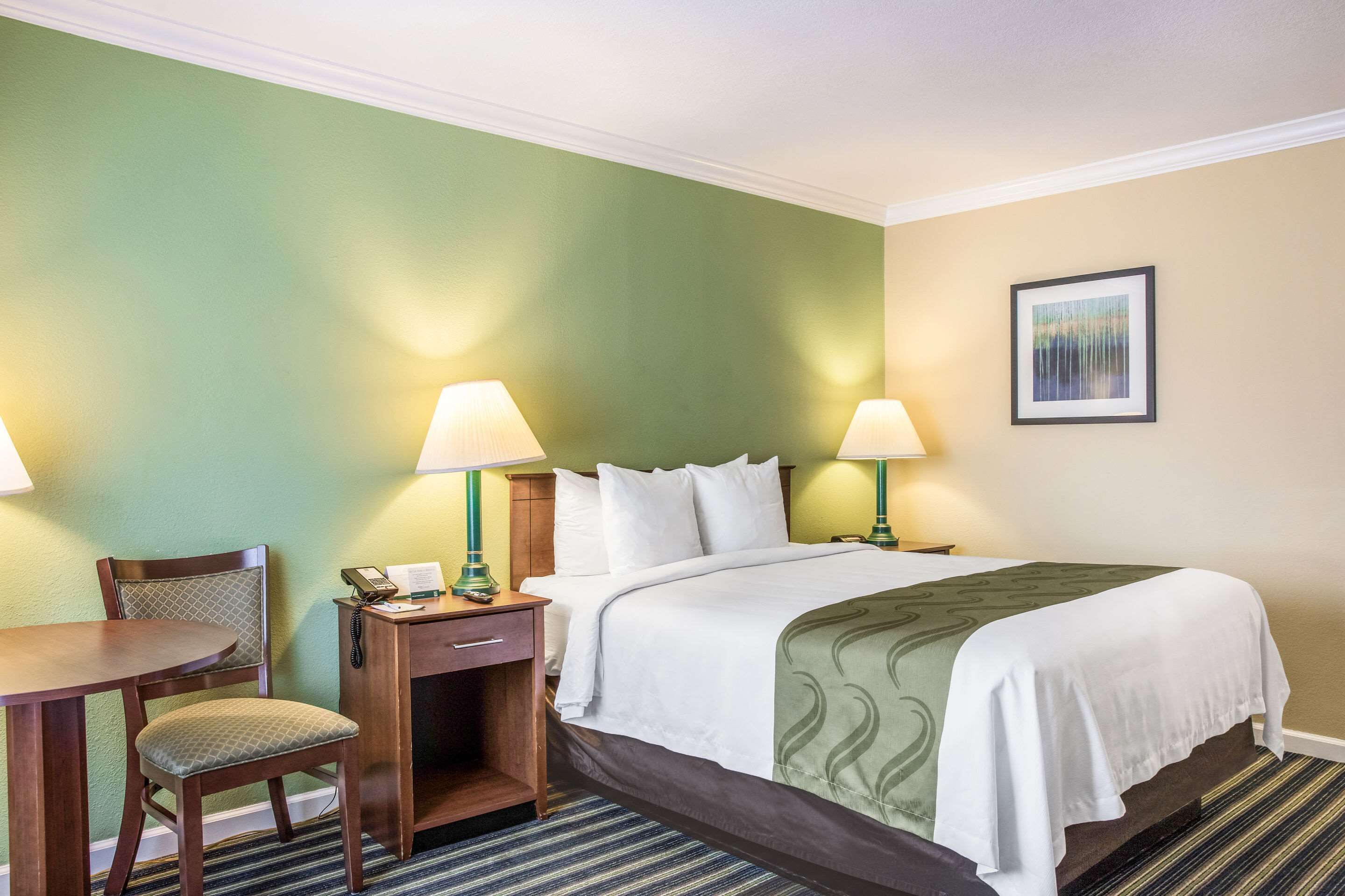 Photo - Quality Inn Santa Barbara