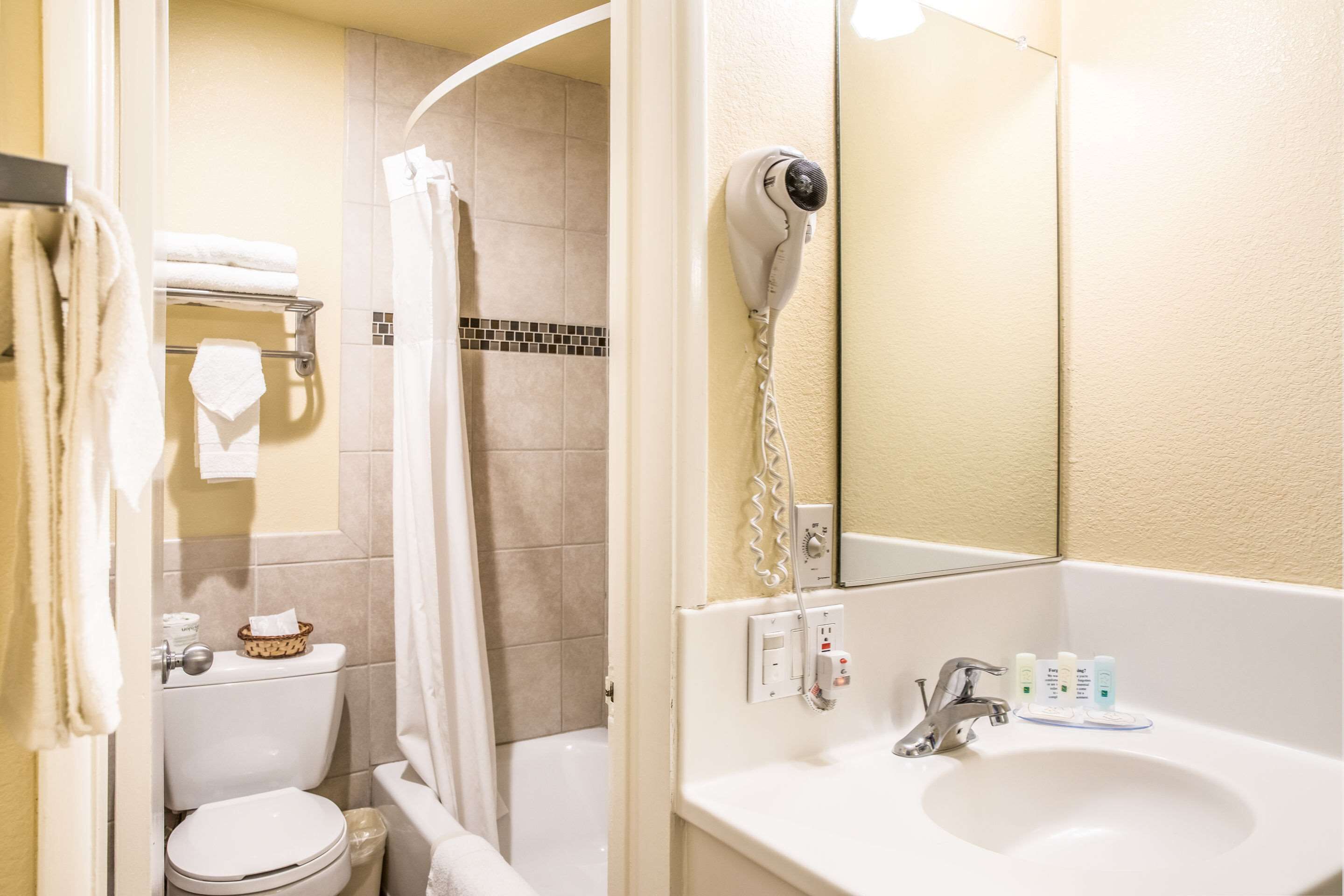 Photo - Quality Inn Santa Barbara