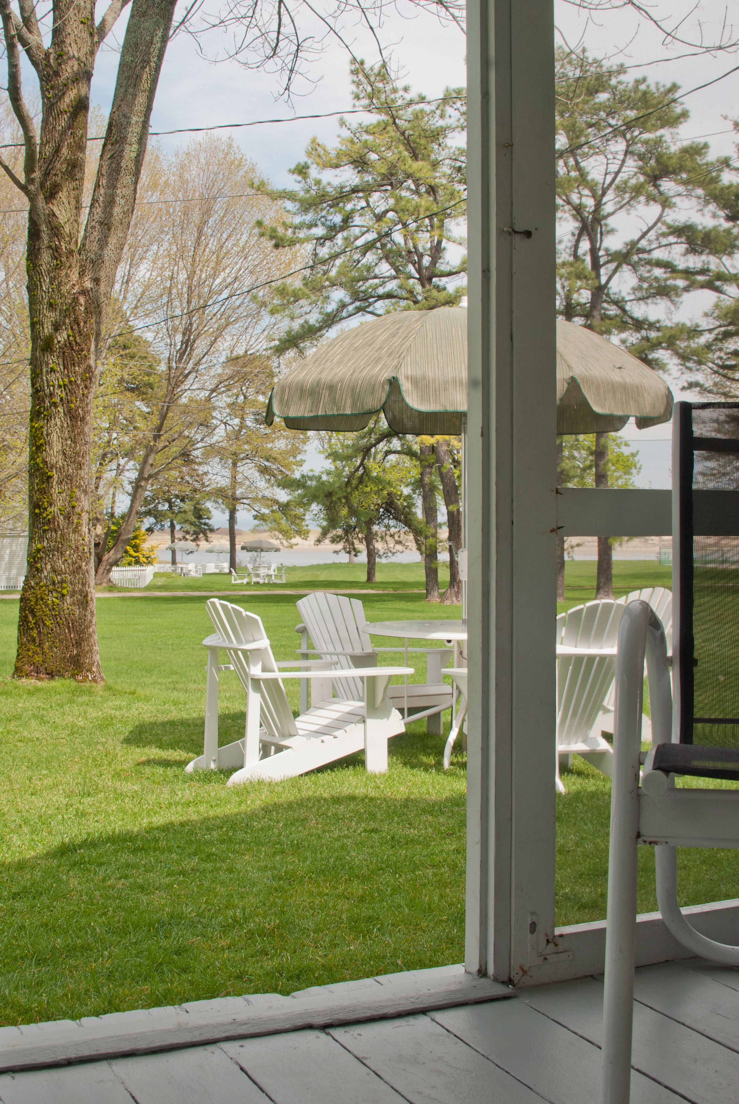 cottage (two bedroom cottage sml dog friendly) | terrace/patio