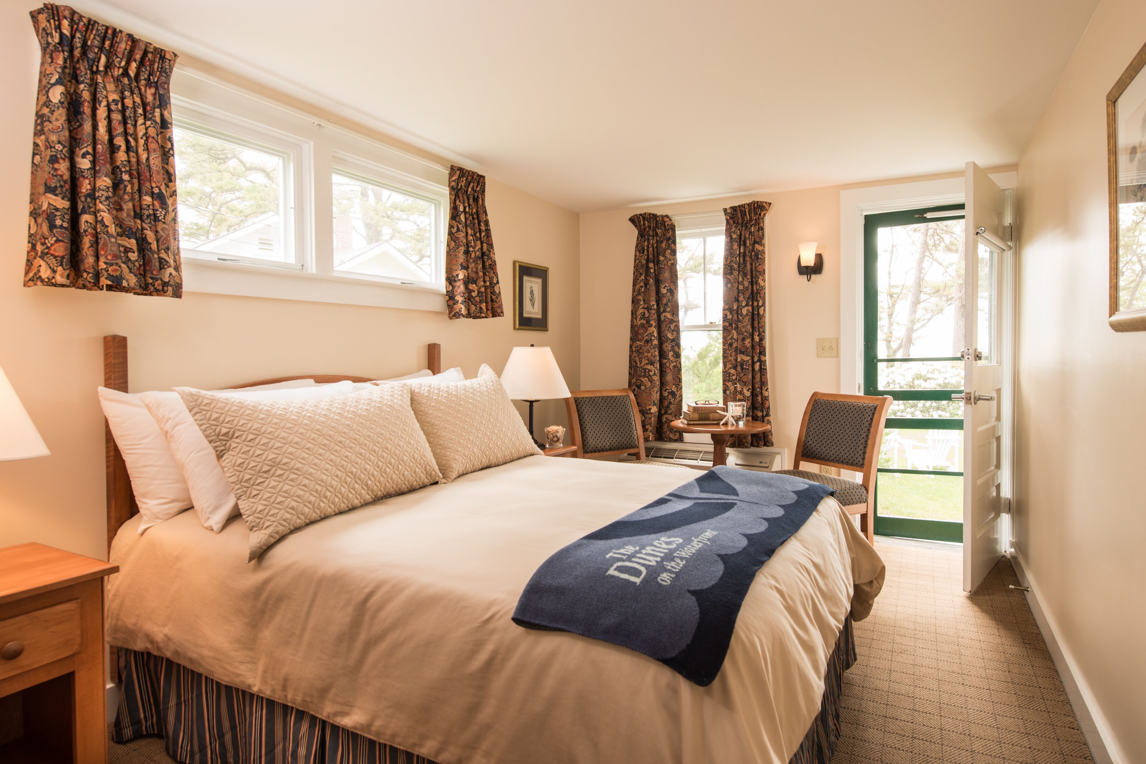 guestroom standard | premium bedding, soundproofing, iron/ironing board, free wifi