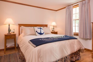 Ferienhaus (One Bedroom Cottage Water View) | Hochwertige Bettwaren, schallisolierte Zimmer, Bügeleisen/Bügelbrett