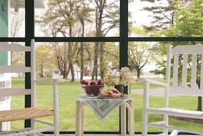 Outdoor dining - Dunes on the Waterfront (Ogunquit)