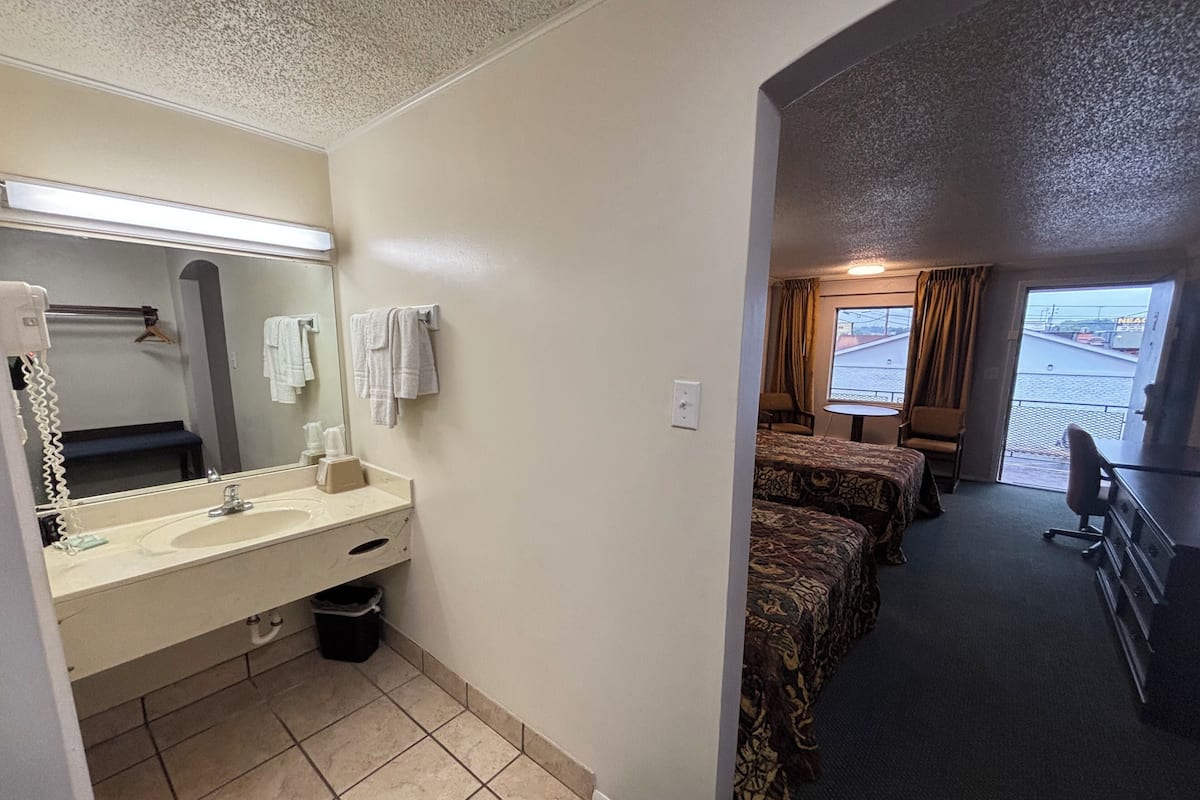 Iron/ironing board, free WiFi, bed sheets, alarm clocks