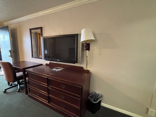 Iron/ironing board, free WiFi, bed sheets, alarm clocks