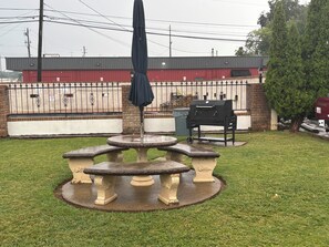 Área de parrillas y picnic